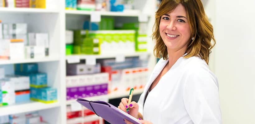 funciones de auxiliar de farmacia tareas